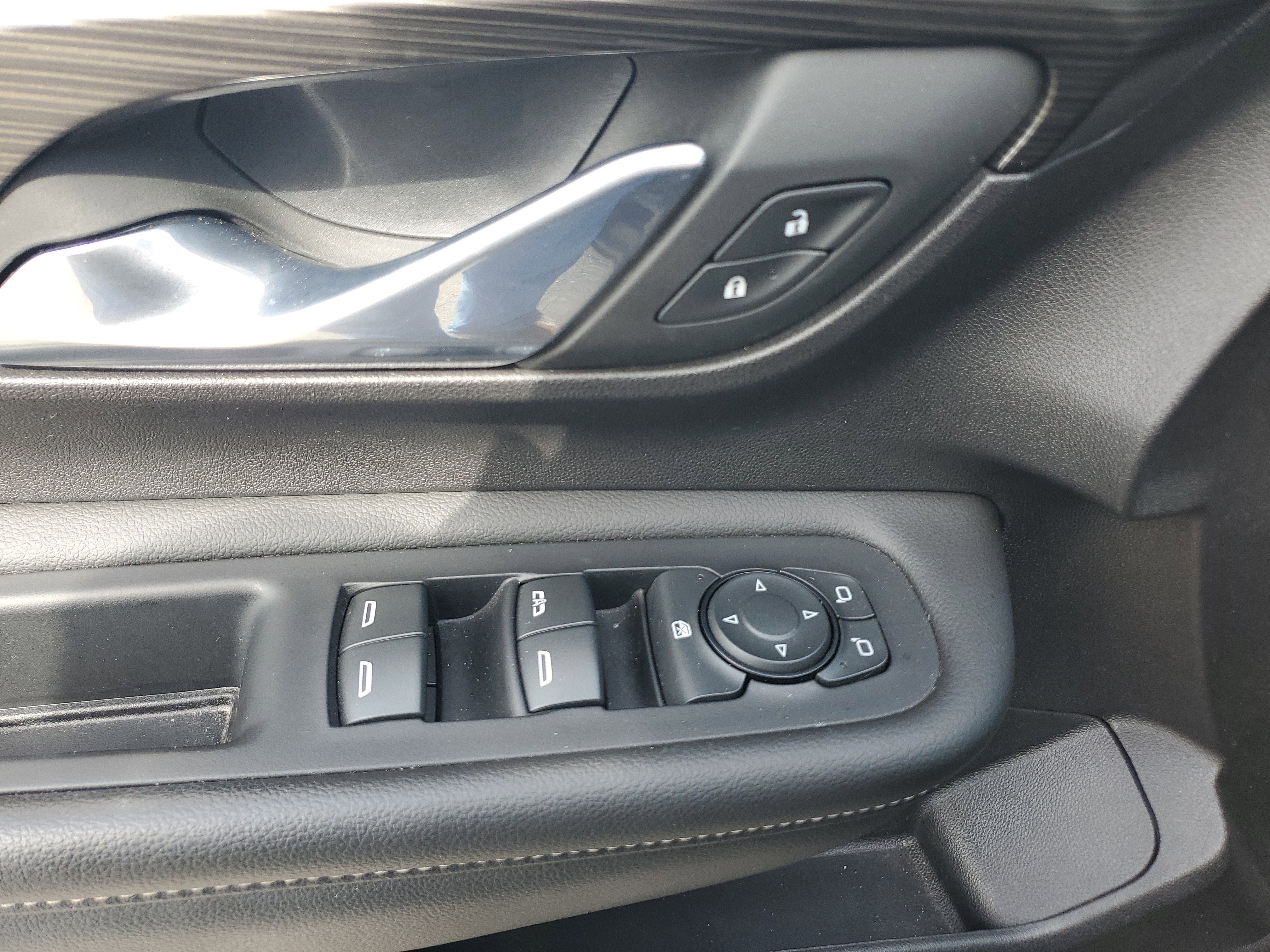 Used 2024 GMC Terrain SLE FWD image 22