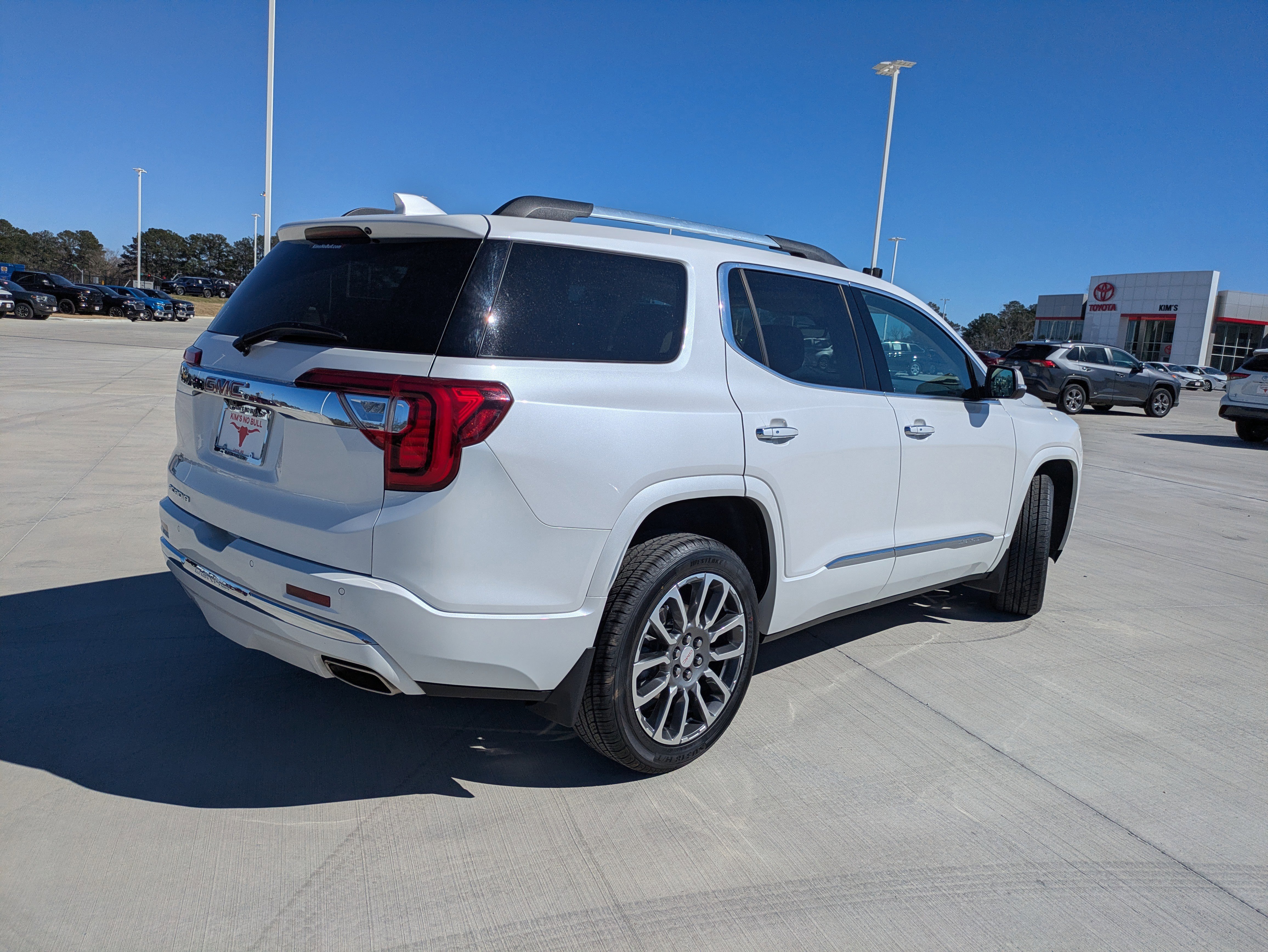 Used 2022 GMC Acadia Denali w/ Denali Ultimate Package image 7