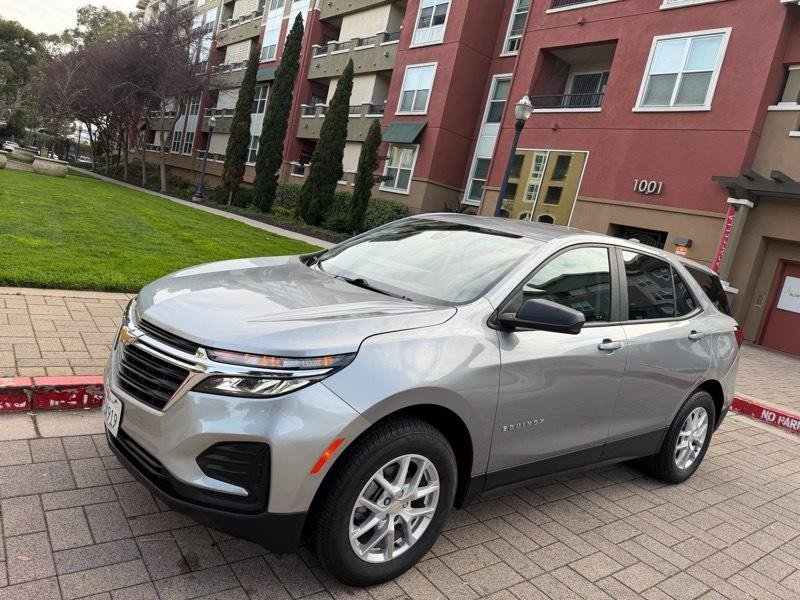 Used 2023 Chevrolet Equinox LS AWD/4WD image 4
