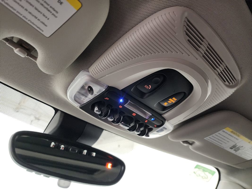 Used 2022 MINI Cooper SE image 25