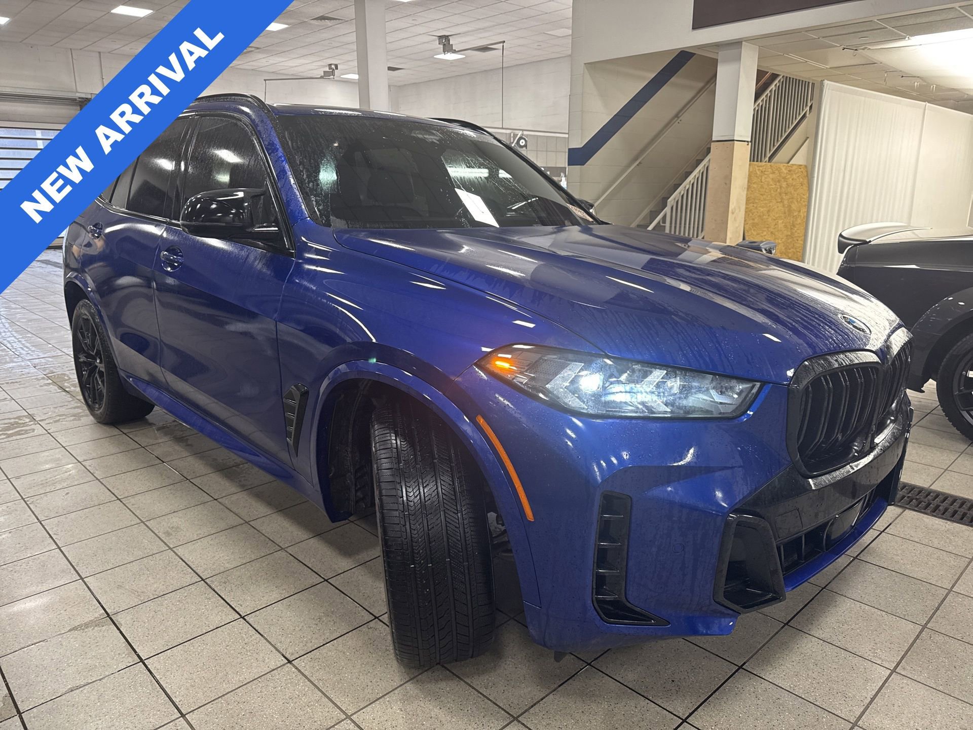 Used 2025 BMW X5 M60i w/ Executive Package image 1