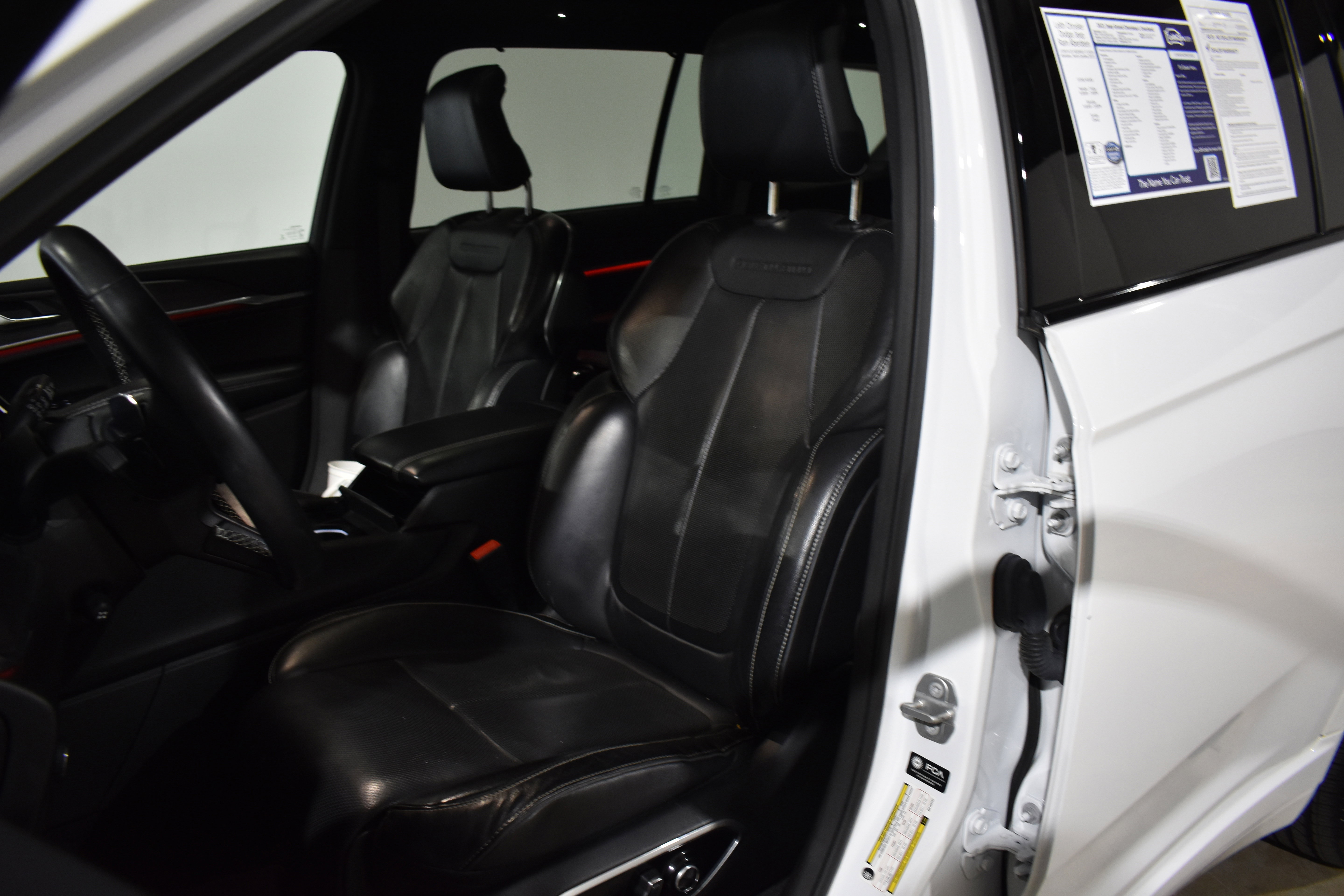 Used 2021 Jeep Grand Cherokee L Overland w/ Luxury Tech Group IV image 13