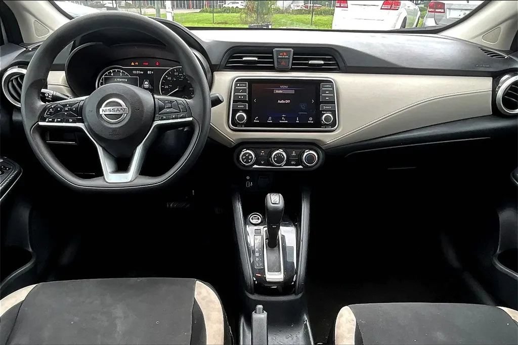 Used 2022 Nissan Versa SV w/ Electronics Package FWD image 13