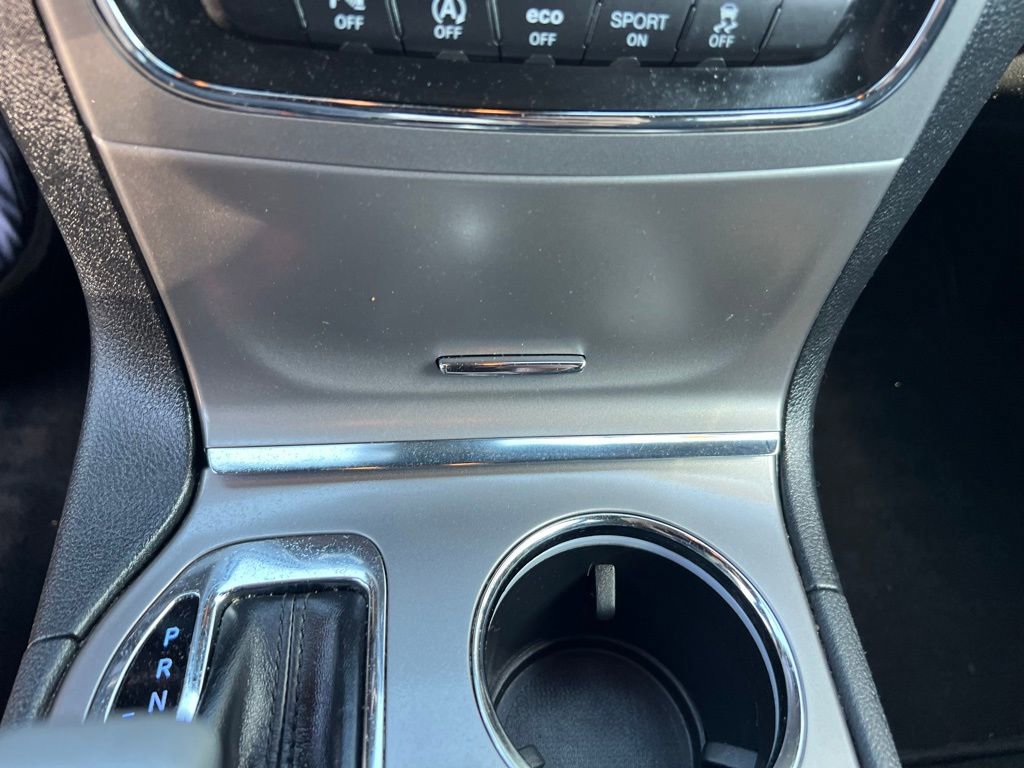 Used 2020 Jeep Grand Cherokee Laredo image 29