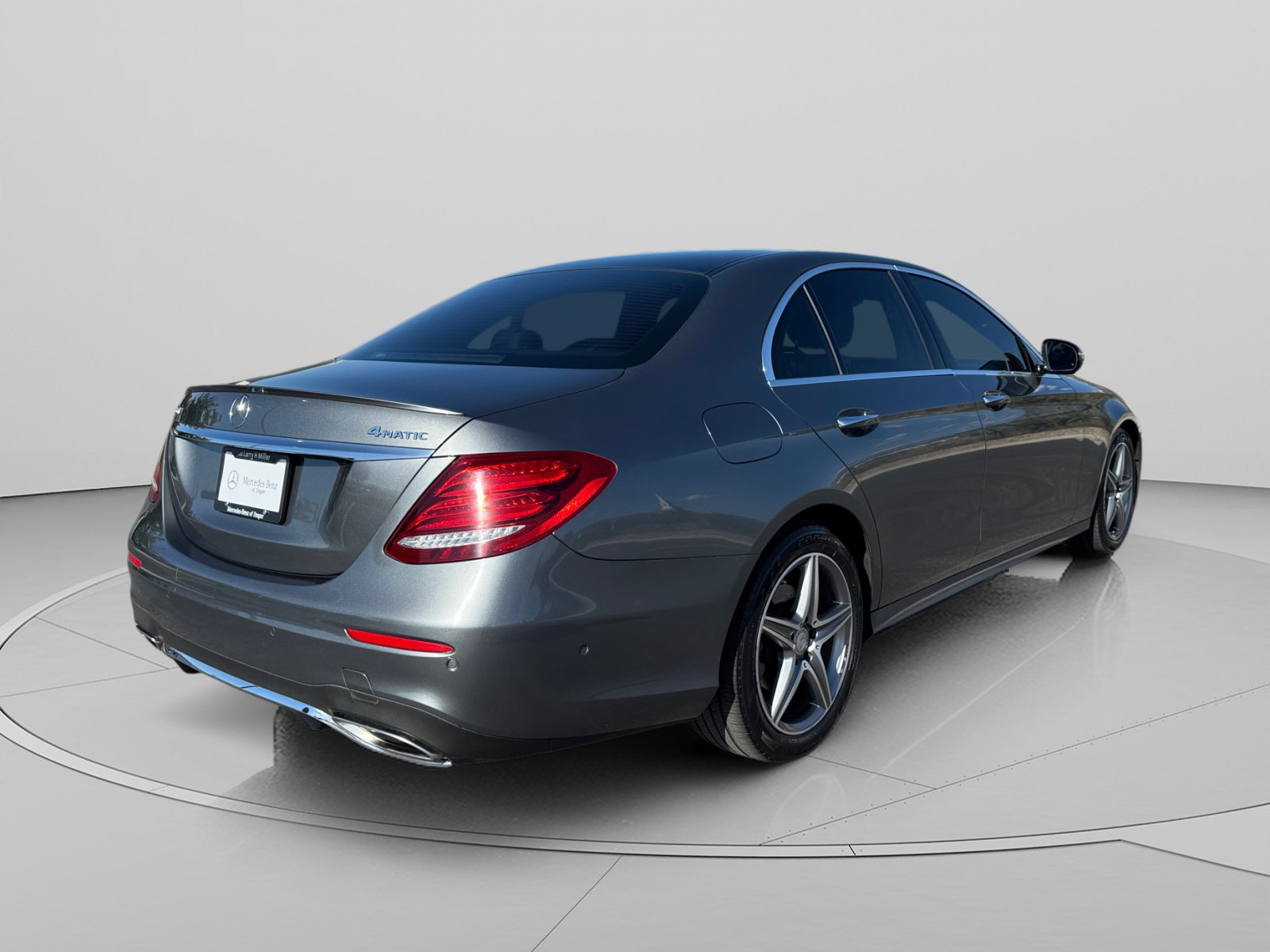 Certified 2017 Mercedes-Benz E 300 4MATIC image 5