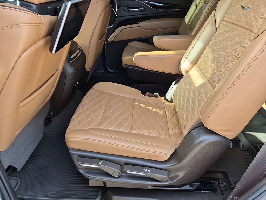 Certified 2024 Cadillac Escalade Sport w/ Touring Package image 20