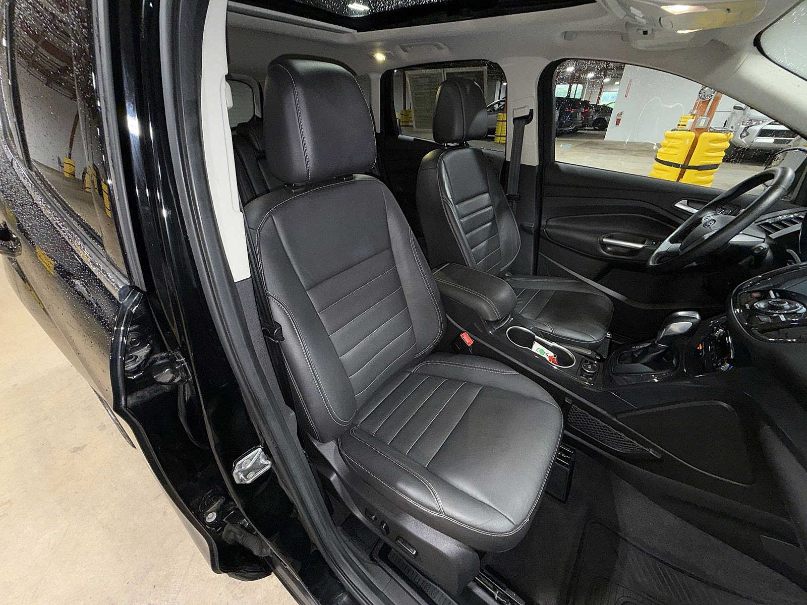 Used 2016 Ford Escape Titanium AWD/4WD image 16
