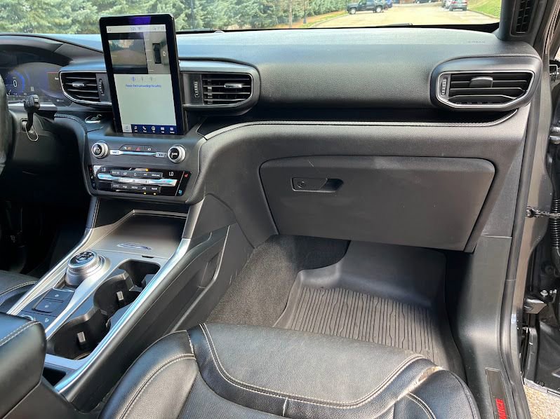 Used 2020 Ford Explorer ST w/ Premium Technology Package image 37