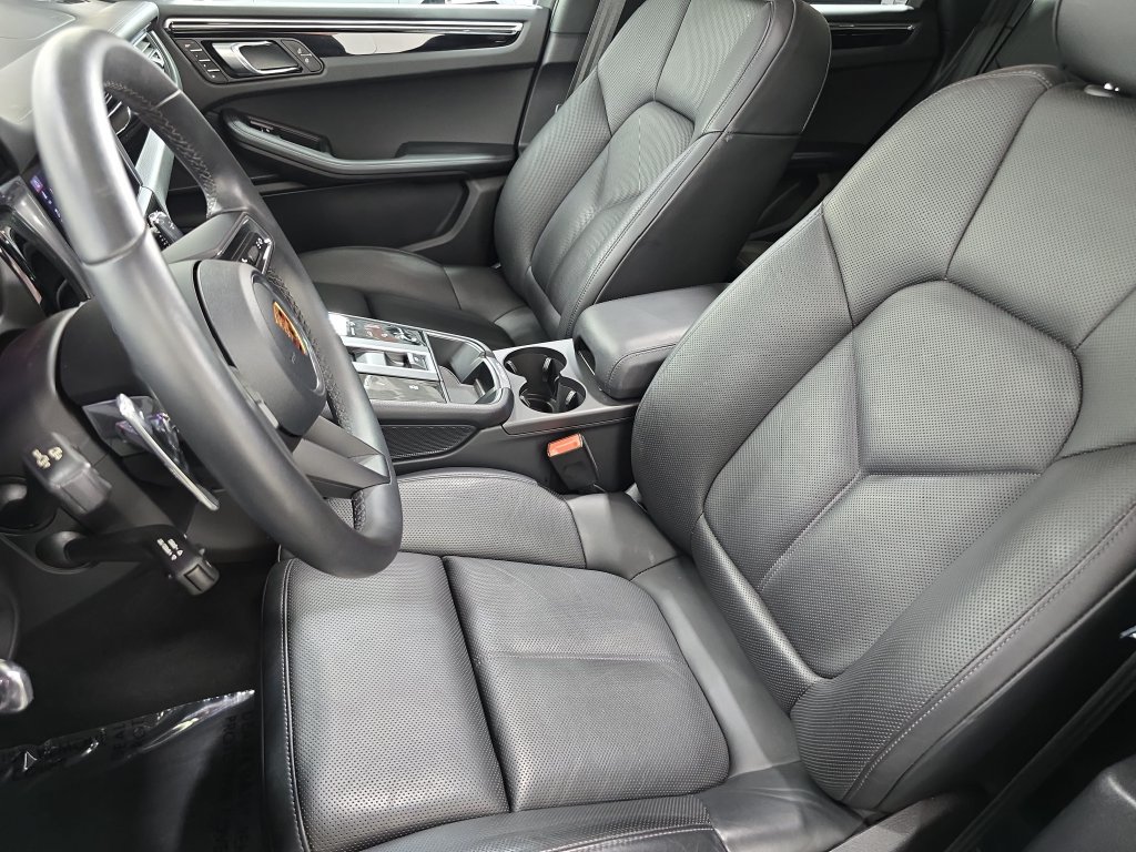Certified 2026 Porsche Macan S AWD/4WD image 5