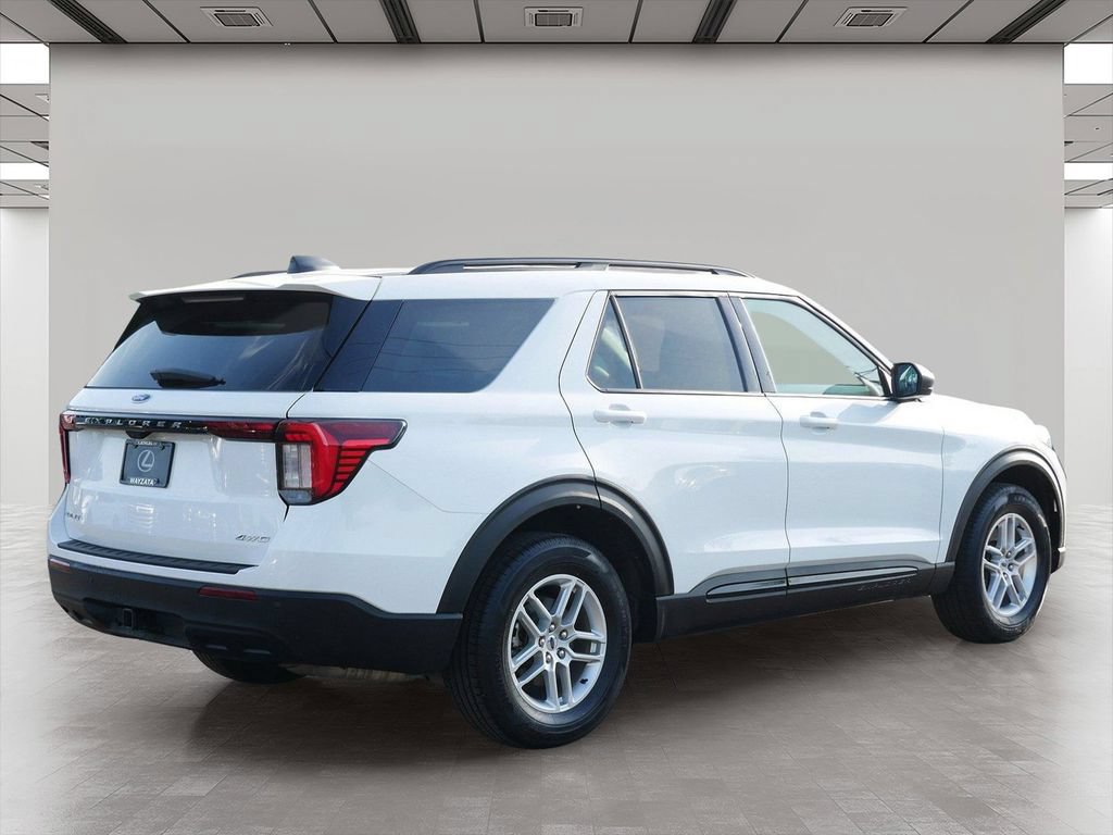 Used 2026 Ford Explorer Active AWD/4WD image 6