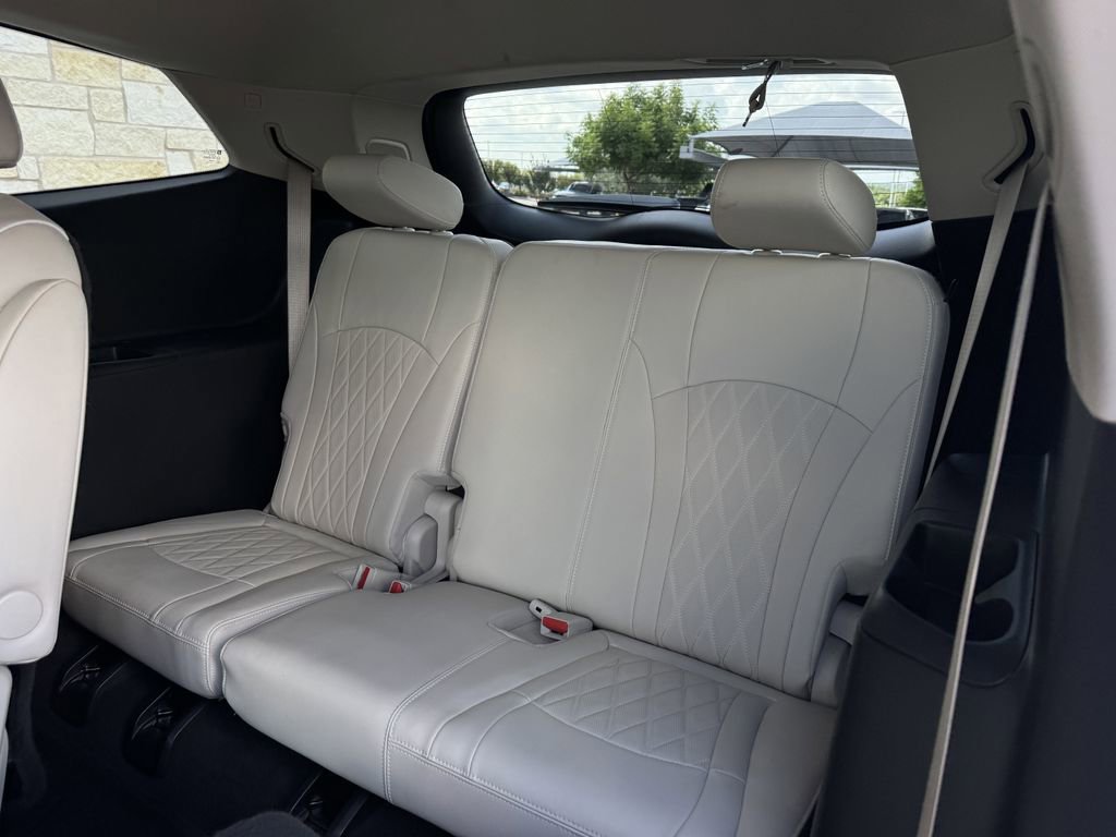 Used 2023 Buick Enclave Avenir FWD image 32