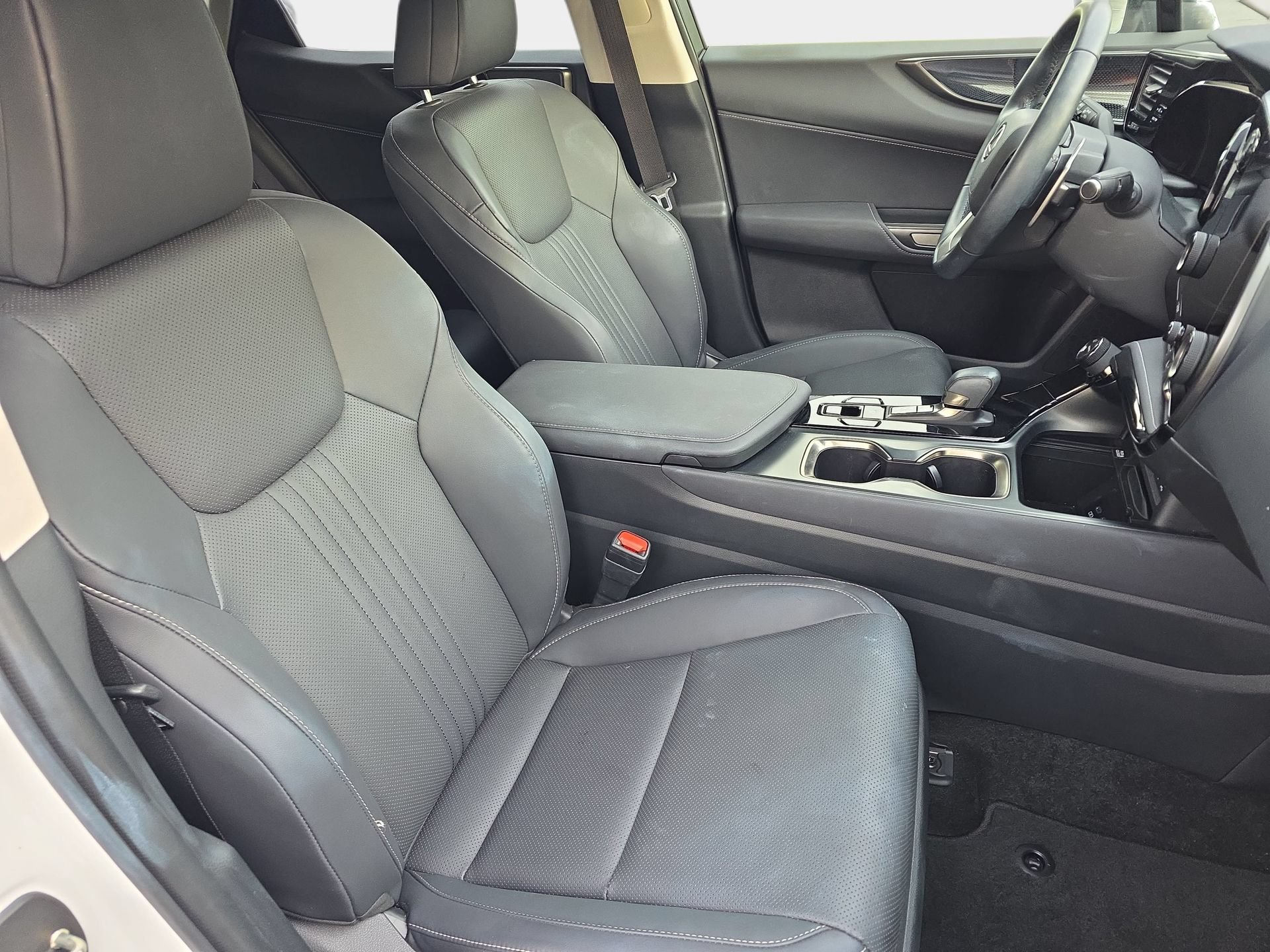 Used 2025 Lexus NX 250 FWD image 10
