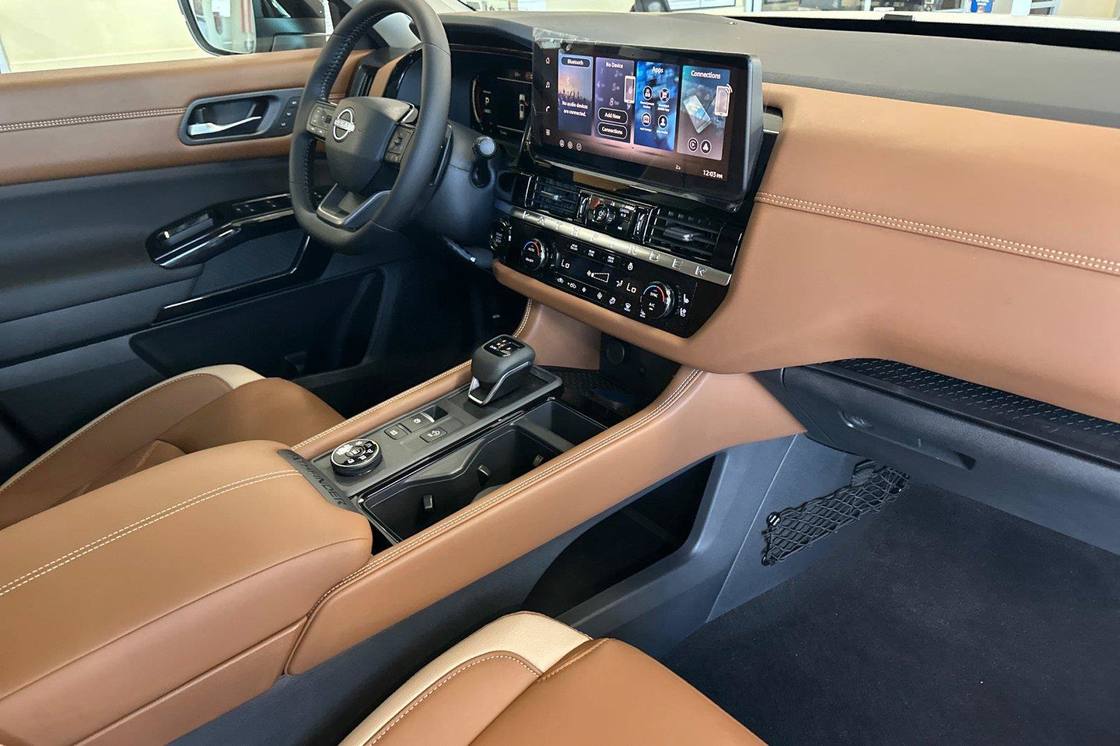 New 2026 Nissan Pathfinder Platinum AWD/4WD image 16