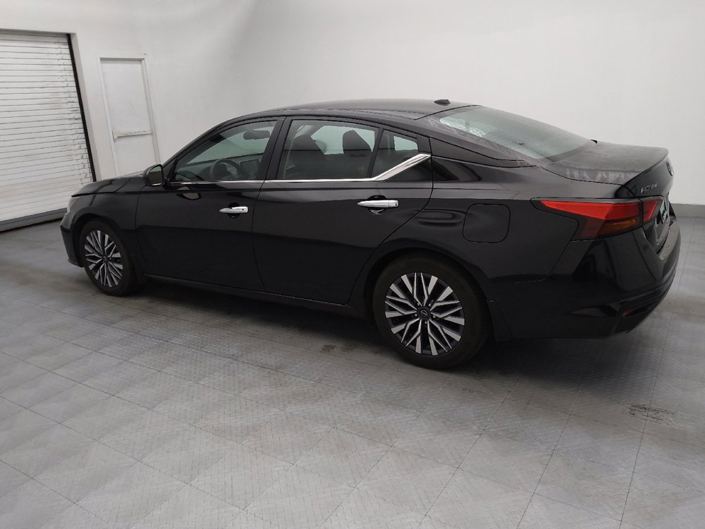 Used 2024 Nissan Altima 2.5 SV image 3