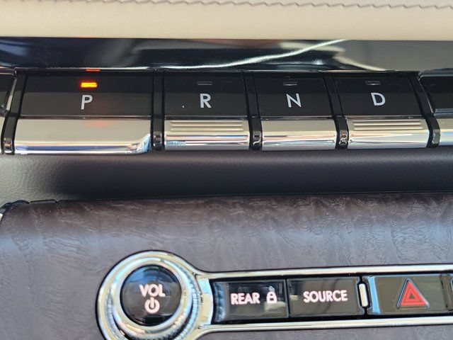 Used 2021 Lincoln Aviator Reserve w/ Elements Package Plus AWD/4WD image 29