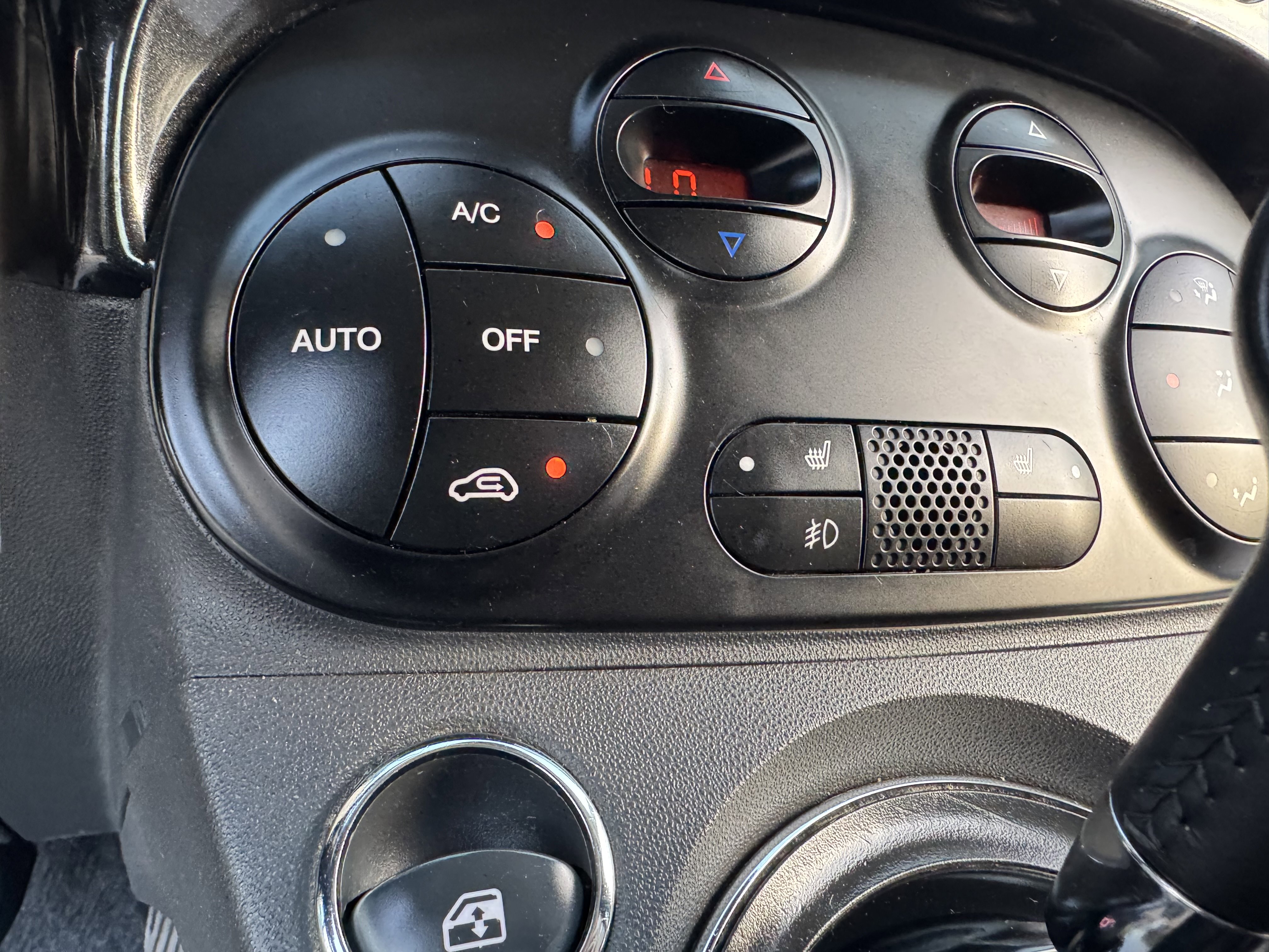 Used 2013 FIAT 500 Lounge w/ Luxury Leather Pkg image 22