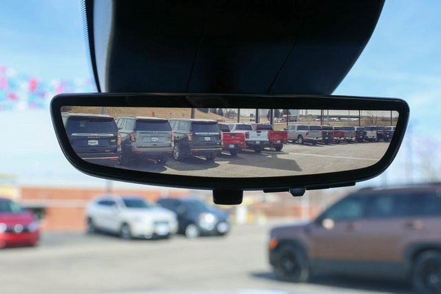 Used 2023 Chevrolet Silverado 1500 High Country w/ Technology Package image 32