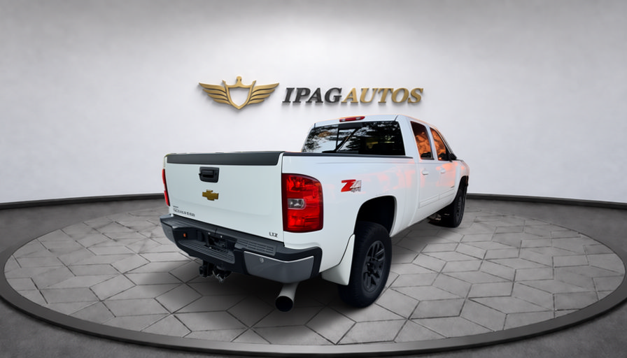 Used 2014 Chevrolet Silverado 2500 LTZ w/ LTZ Plus Package AWD/4WD image 5