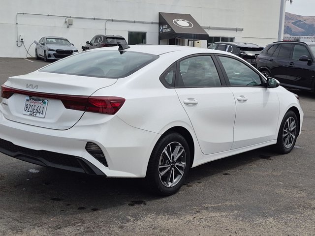 Used 2023 Kia Forte LXS w/ LXS Technology Package FWD image 5
