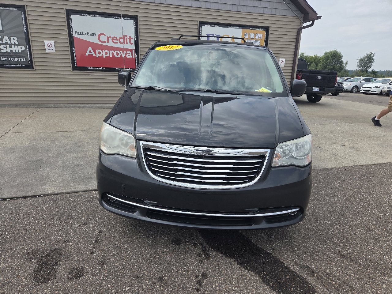 Used 2012 Chrysler Town & Country Touring w/ Entertainment Group #1 image 2