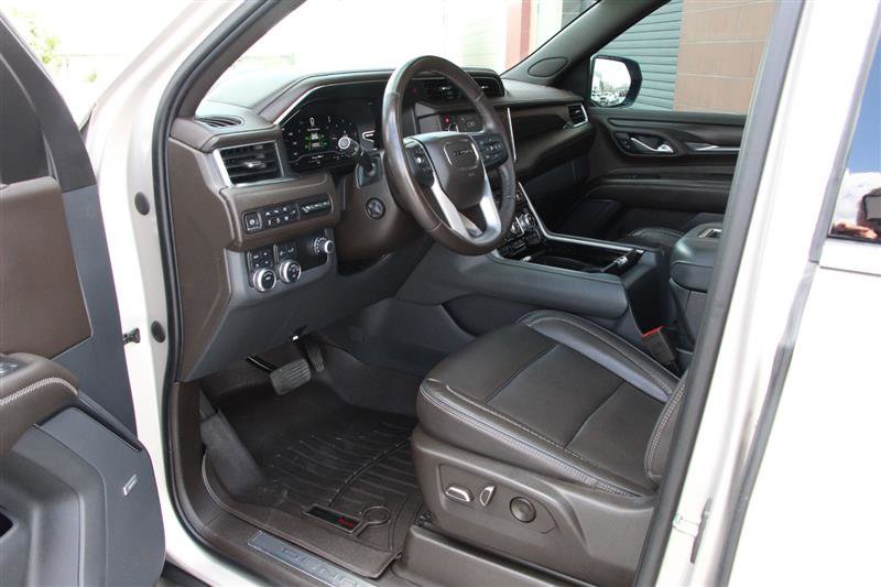 Used 2022 GMC Yukon Denali AWD/4WD image 9