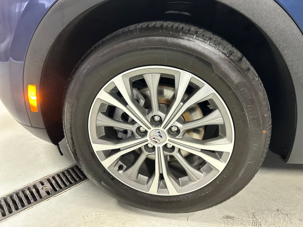 Used 2023 Buick Envision Preferred image 9