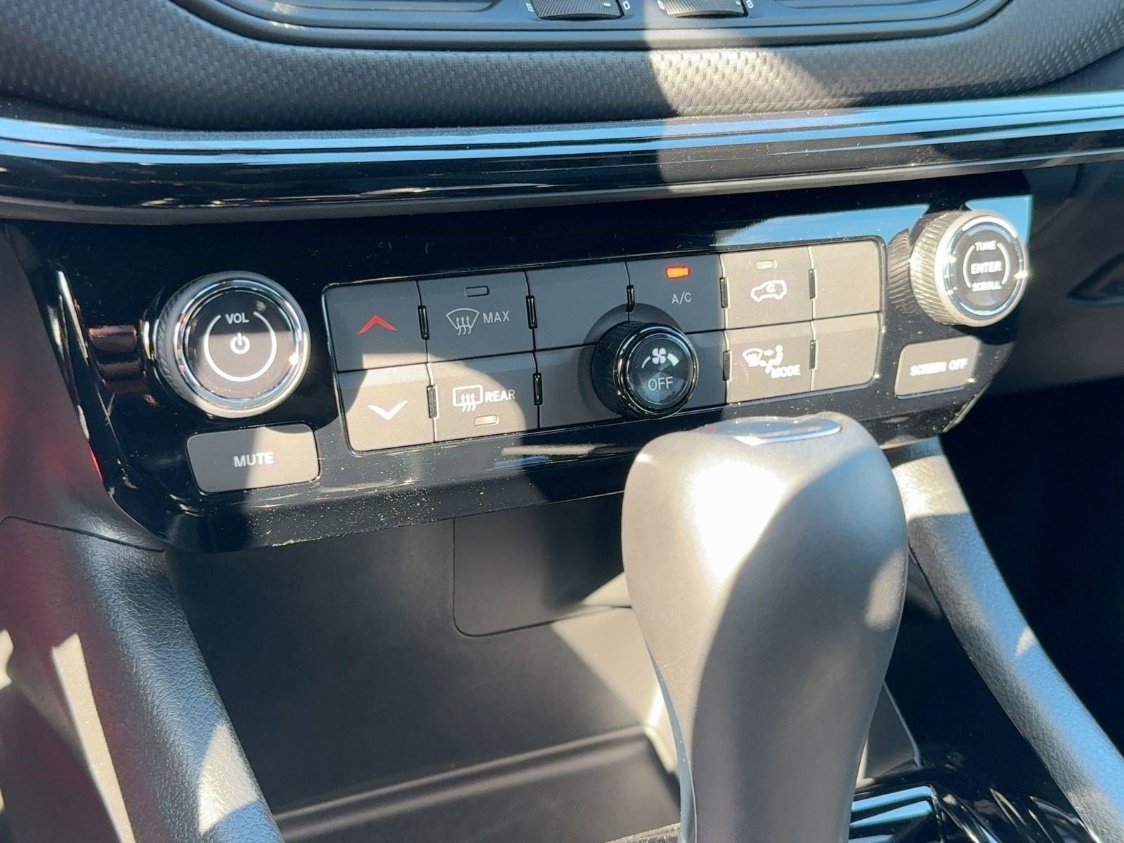 New 2026 Jeep Compass Latitude image 25