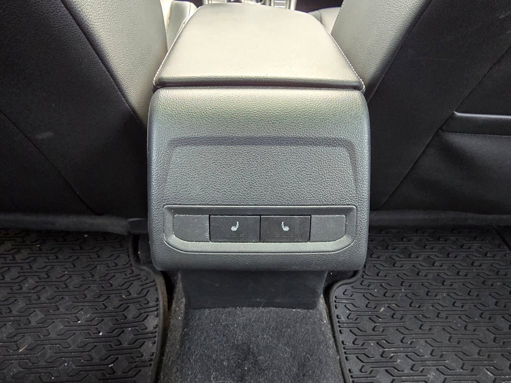 Used 2019 Volkswagen Jetta SE w/ Cold Weather Package image 28