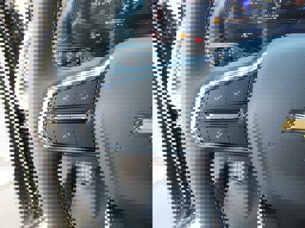 New 2026 Chevrolet Traverse LT image 17