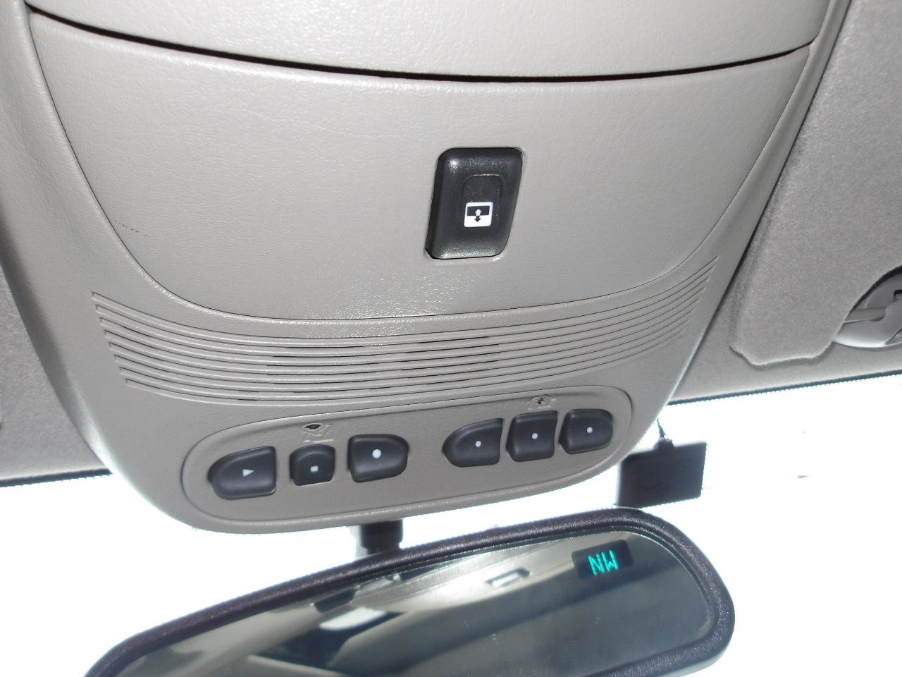 Used 2004 GMC Envoy SLT w/ Preferred Equipment Group image 20