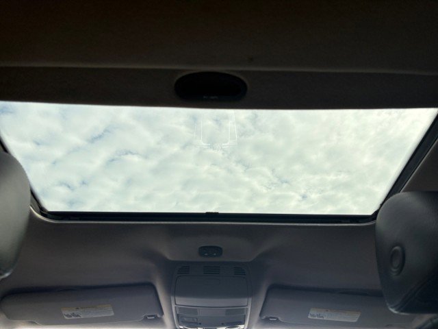 Used 2010 Volkswagen Passat Sport image 4