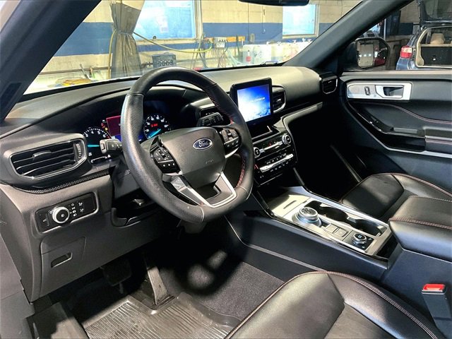 Used 2023 Ford Explorer ST-Line w/ Class IV Trailer Tow Package image 14