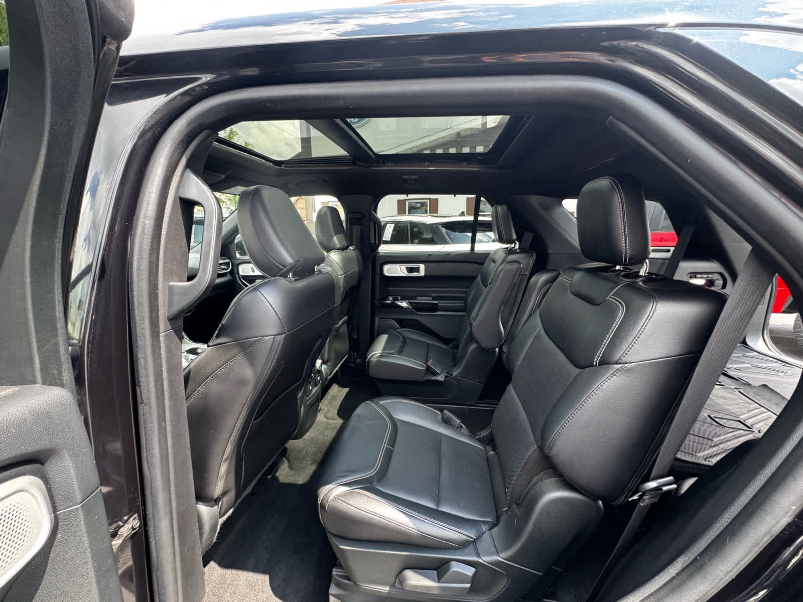 Used 2022 Ford Explorer ST w/ ST Street Pack AWD/4WD image 31