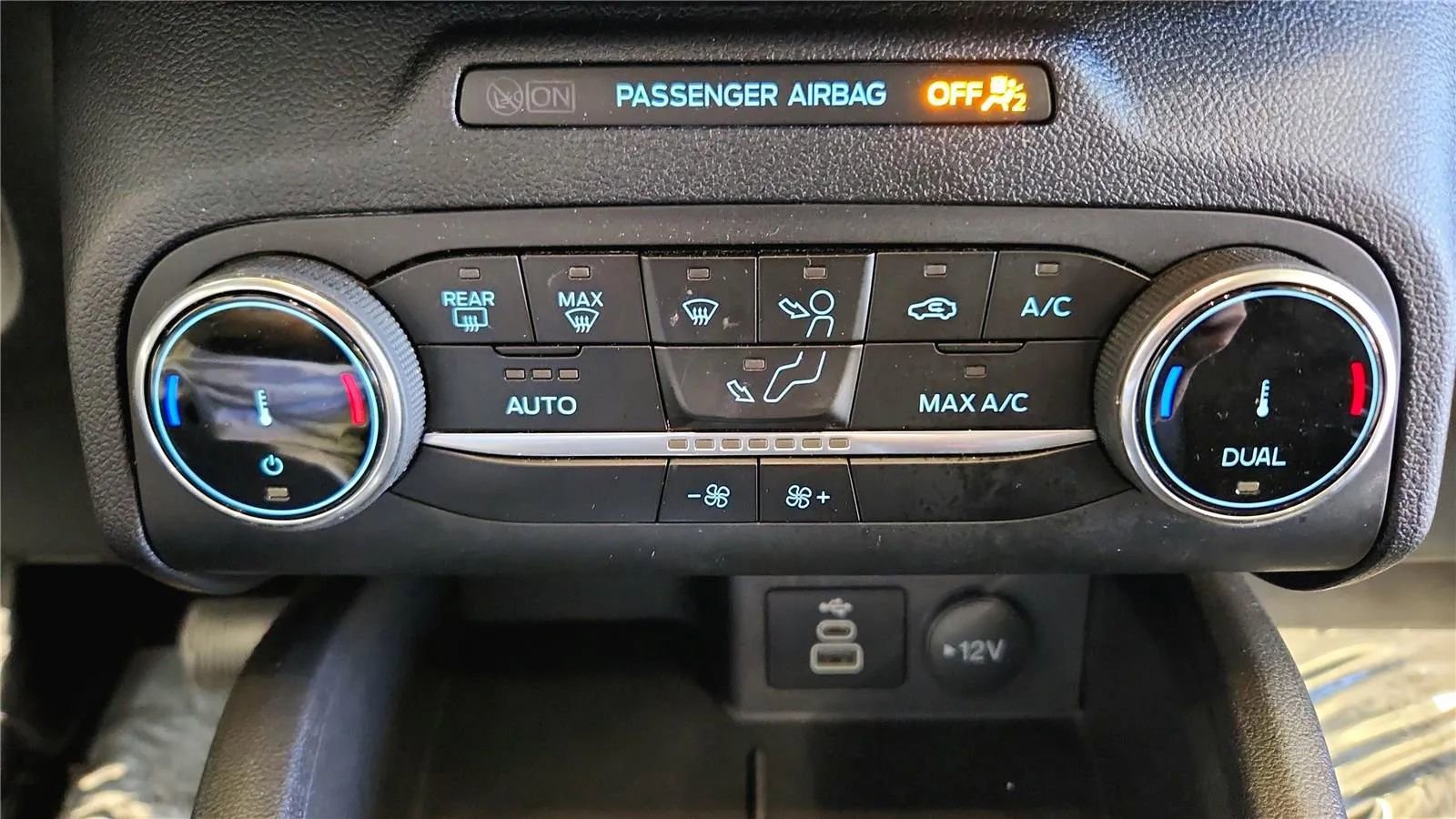 Used 2025 Ford Escape ST-Line image 29