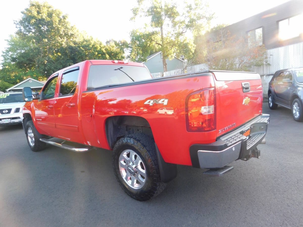 Used 2012 Chevrolet Silverado 3500 LTZ w/ LTZ Plus Package AWD/4WD image 3