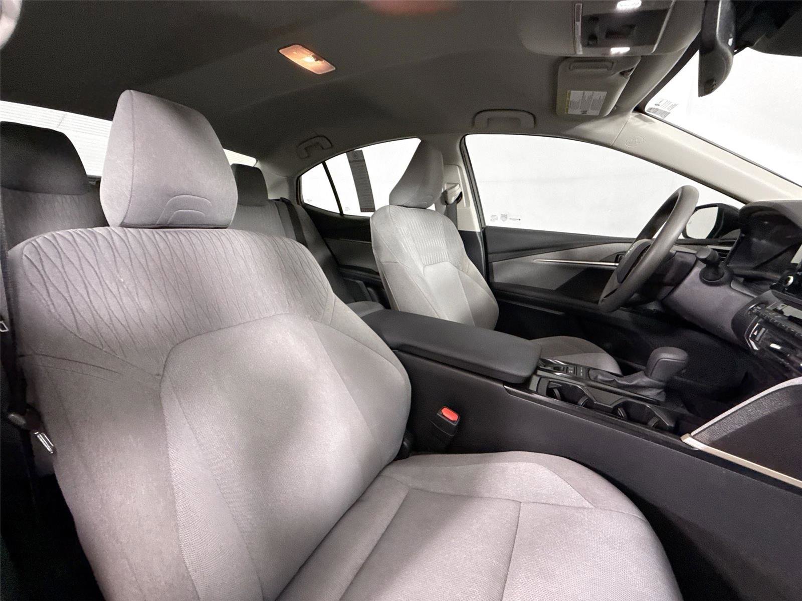 Used 2025 Toyota Camry LE w/ Convenience Package image 41