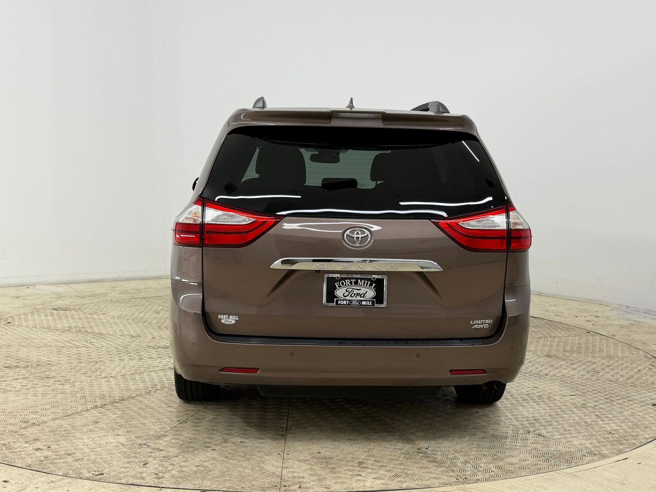 Used 2018 Toyota Sienna Limited Premium image 9