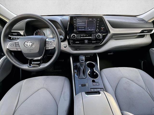 Used 2020 Toyota Highlander L FWD image 16