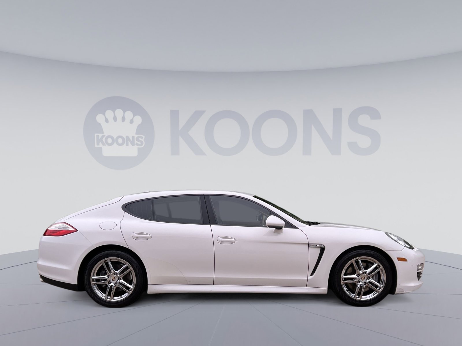 Used 2011 Porsche Panamera RWD image 17