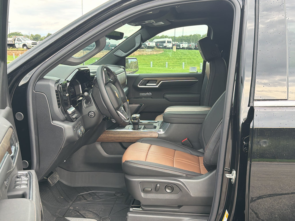 New 2026 Chevrolet Silverado 1500 High Country AWD/4WD image 14