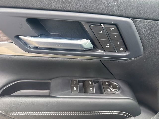 New 2026 GMC Terrain Denali w/ LPO, Black Badging Package image 10