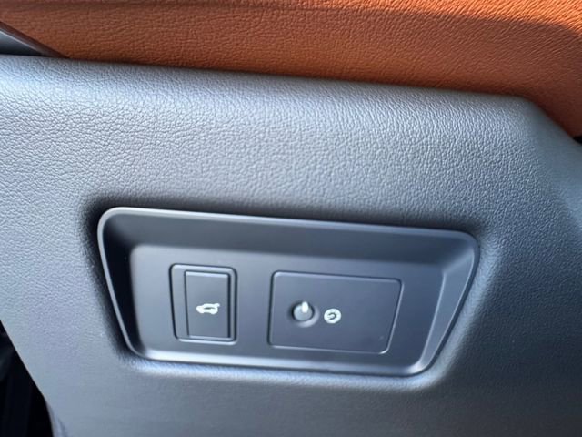 Used 2023 Jaguar F-PACE R-Dynamic S image 6