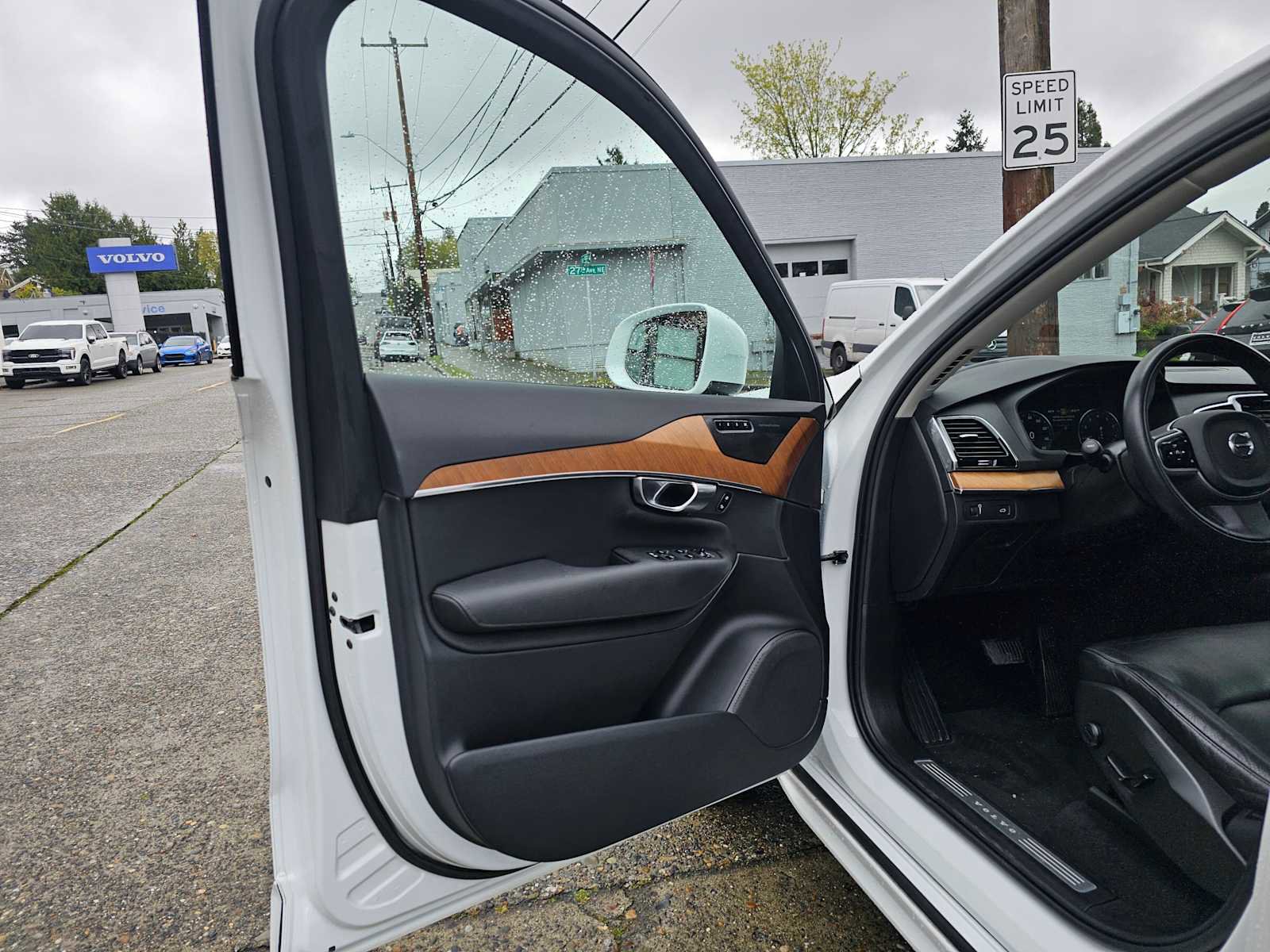 Used 2022 Volvo XC90 T6 Momentum w/ Advanced Package AWD/4WD image 20