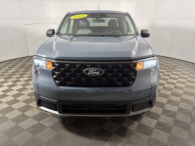 Used 2025 Ford Maverick XLT image 2