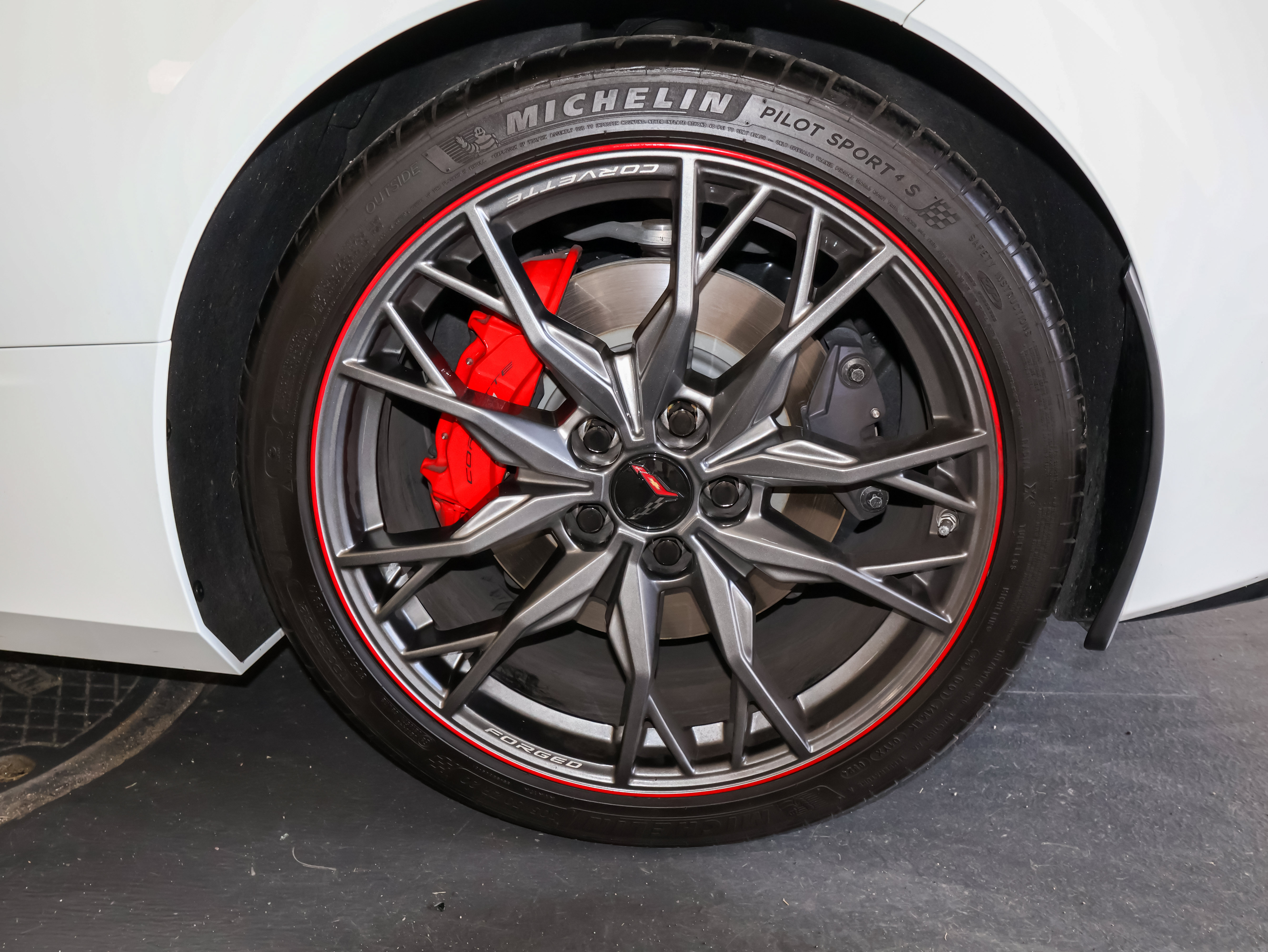 Used 2024 Chevrolet Corvette Stingray Preferred Conv w/ Z51 Performance Package RWD image 42