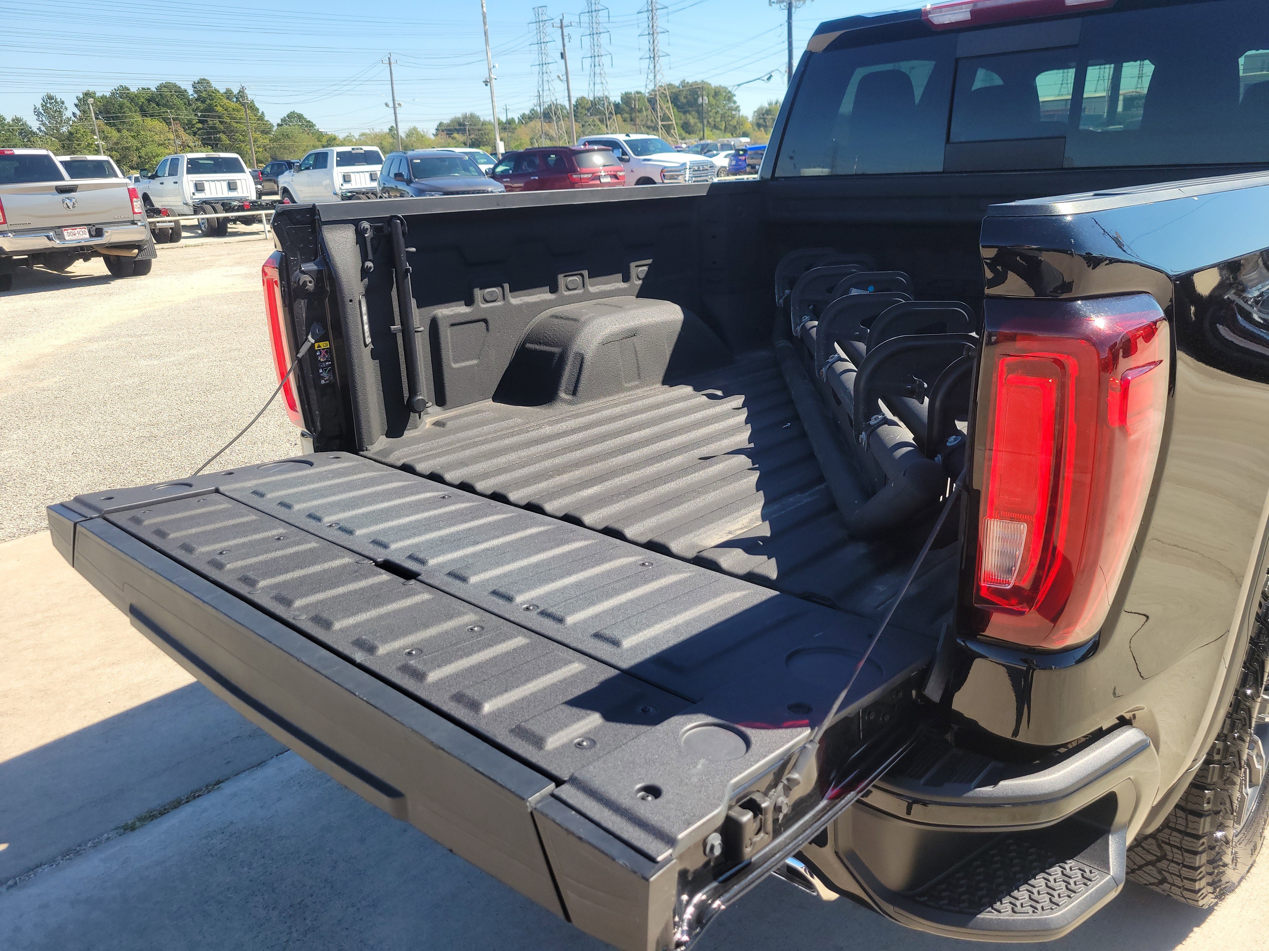 Used 2024 GMC Sierra 1500 AT4 w/ AT4 Preferred Package image 30