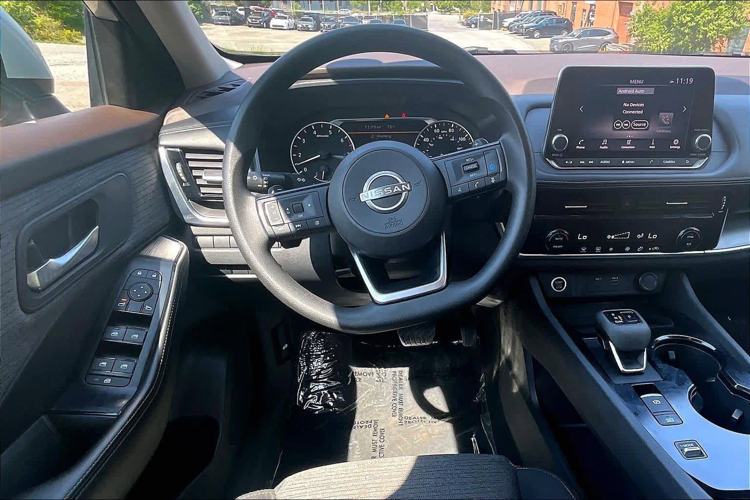 Used 2022 Nissan Rogue SV FWD image 6