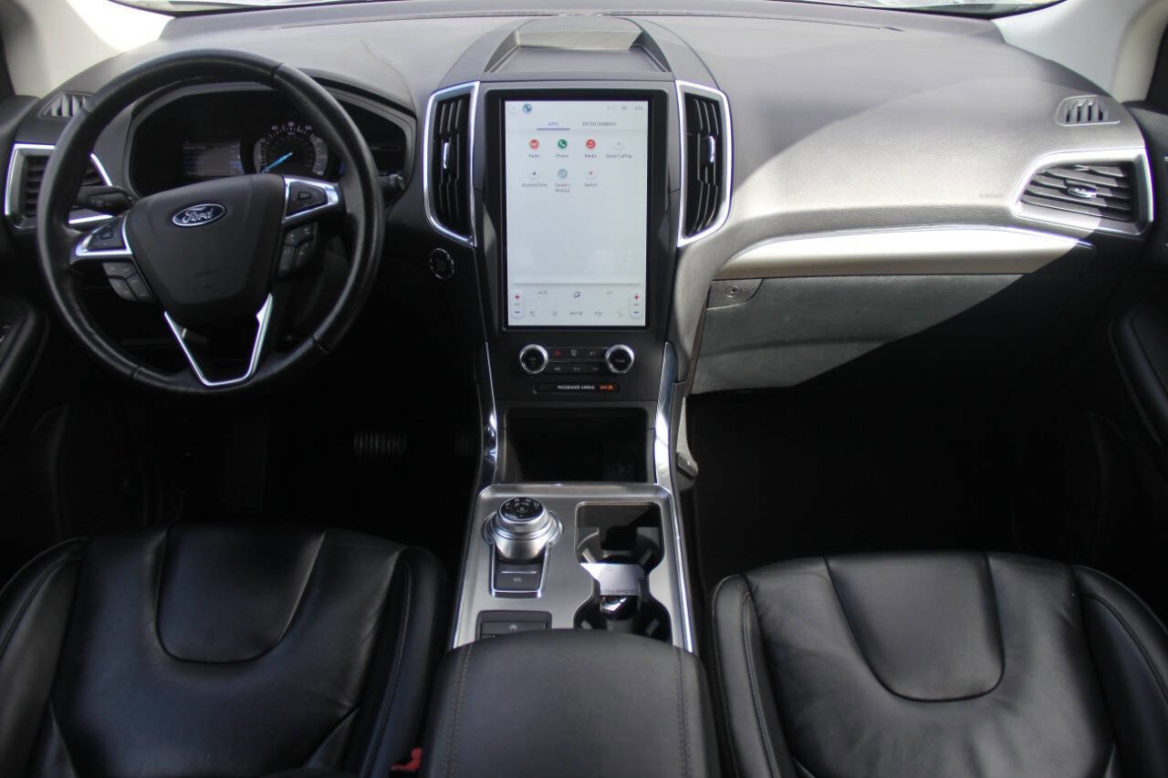 Used 2022 Ford Edge Titanium image 15