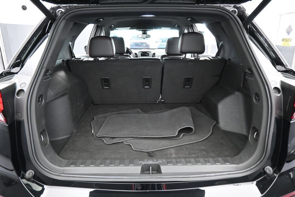 Used 2023 Chevrolet Equinox RS FWD image 33