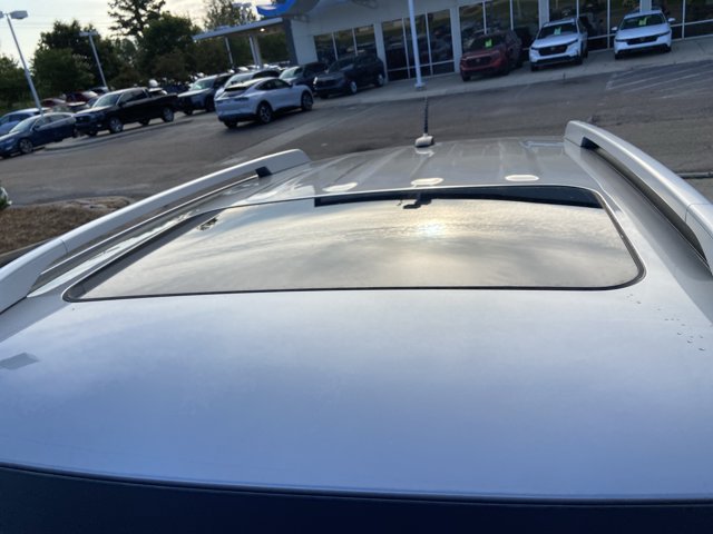 Used 2025 Hyundai Venue SEL FWD image 28